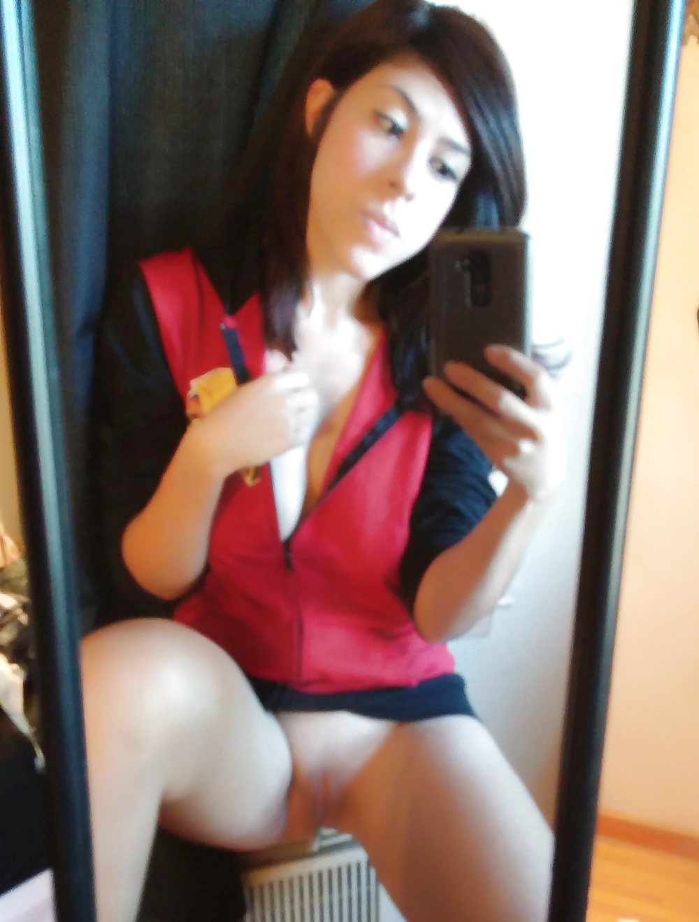 Sexy brunnete 51 sellshots
 #32075282