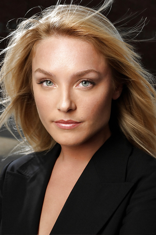 Elisabeth rohm
 #29390139