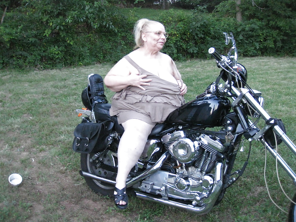 A good frend let me do pics on his bike in my new back yard  #32804198