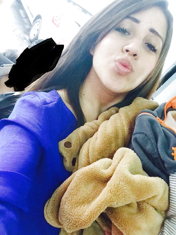 Corrida en mi boca, corrida en mi cara, corrida en mi lengua
 #32976315