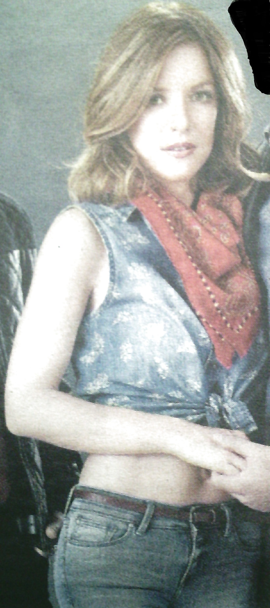 Corrida en mi boca, corrida en mi cara, corrida en mi lengua
 #32976320