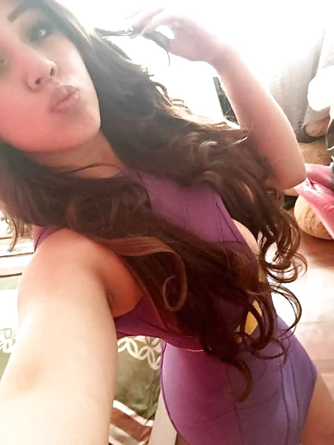 Corrida en mi boca, corrida en mi cara, corrida en mi lengua
 #32976335