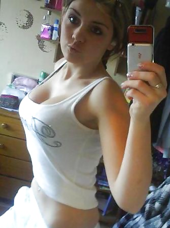 Corrida en mi boca, corrida en mi cara, corrida en mi lengua
 #32976368