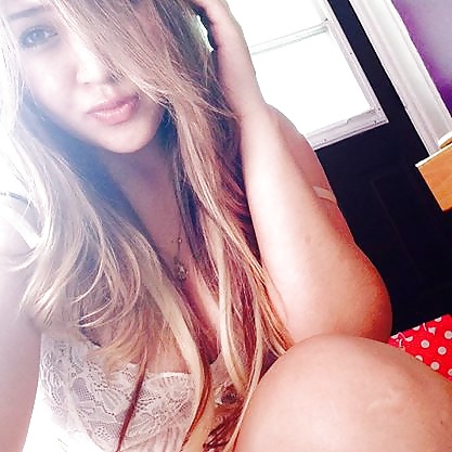 Corrida en mi boca, corrida en mi cara, corrida en mi lengua
 #32976415