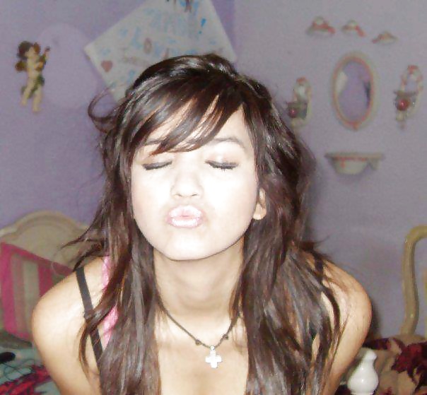 Corrida en mi boca, corrida en mi cara, corrida en mi lengua
 #32976446