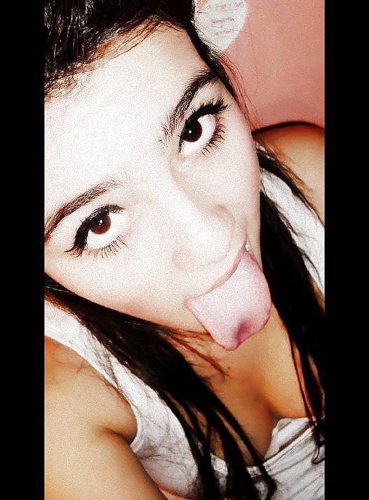 Corrida en mi boca, corrida en mi cara, corrida en mi lengua
 #32976448