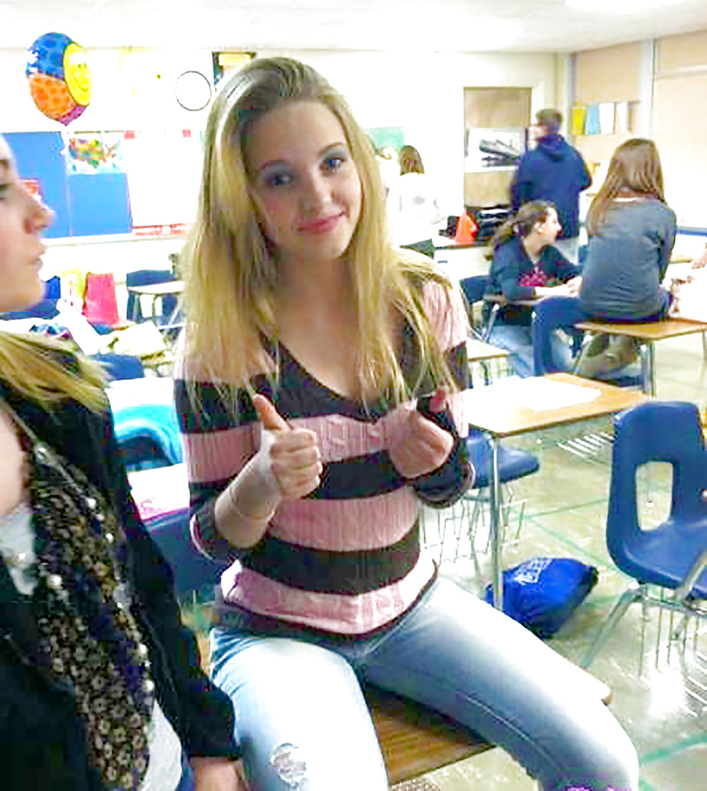 金髪の友達
 #31654525