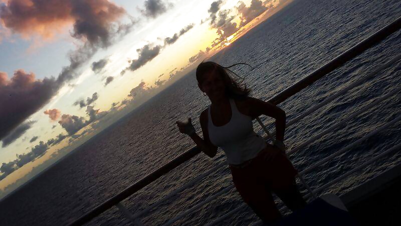 Tres belle dame avec un super cul ...
 #39727167