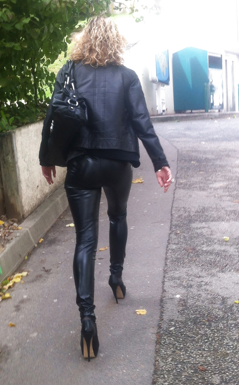 Mommy En Cuir #38647421