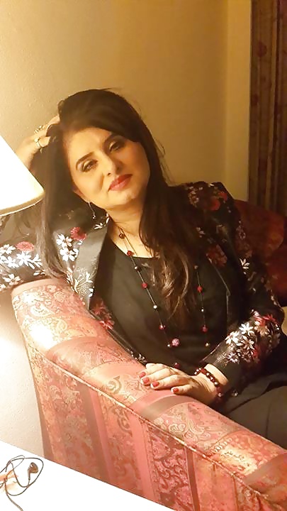 Mein Favorit Paki Milf 3 #33811518