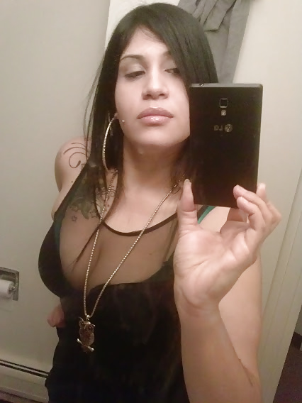 Latina milf cleavage
 #35023380
