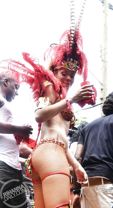 Rihanna festival perizoma, lei è pronta per scopare 2014
 #26925875