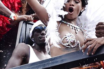 Rihanna festival tanga, ella está lista para follar 2014
 #26925998