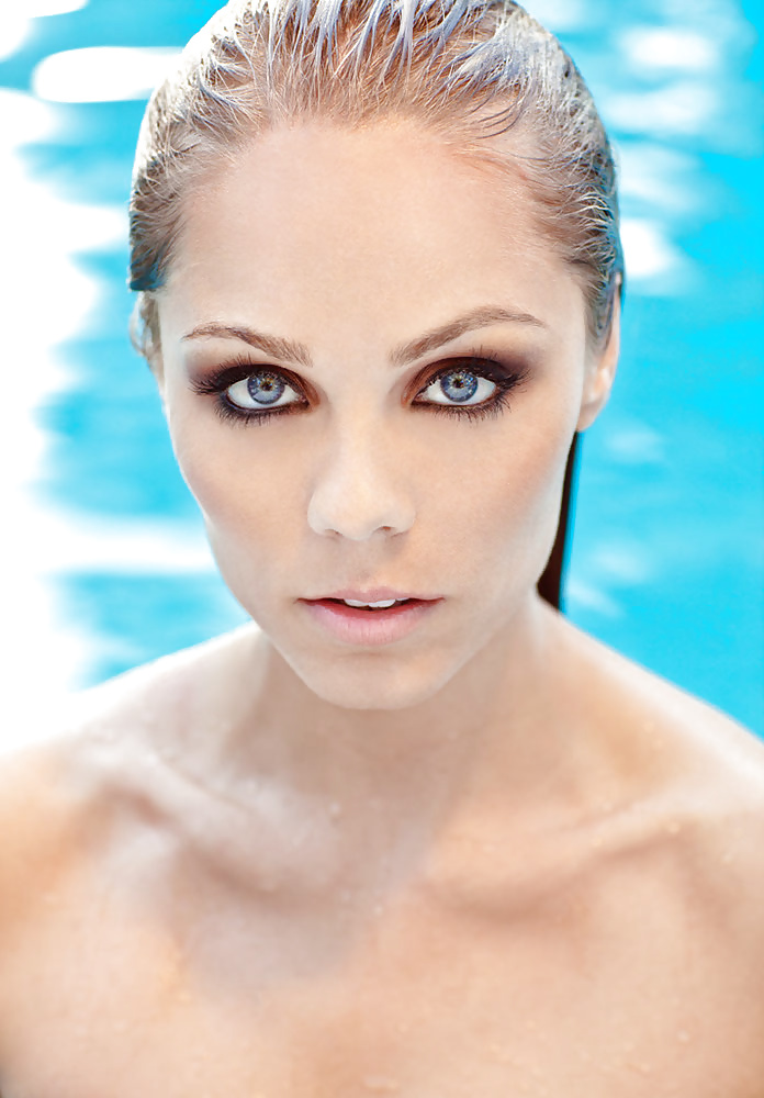 Laura Vandervoort #27838190