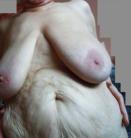 ¡Abuelita galán!
 #25501444