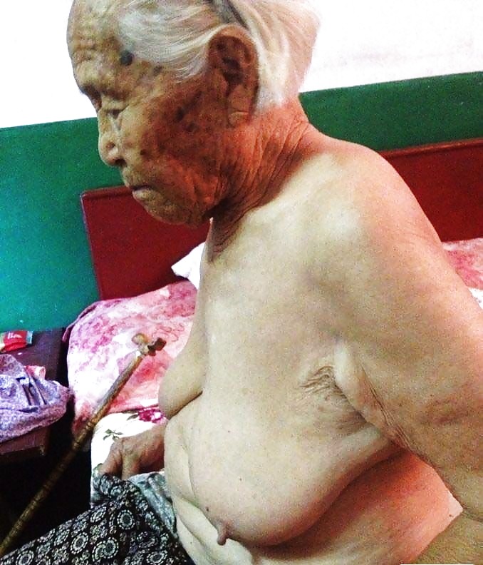 ¡Abuelita galán!
 #25501628