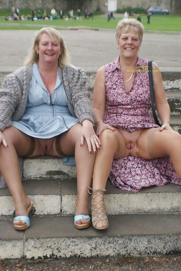 ¡Abuelita galán!
 #25502543