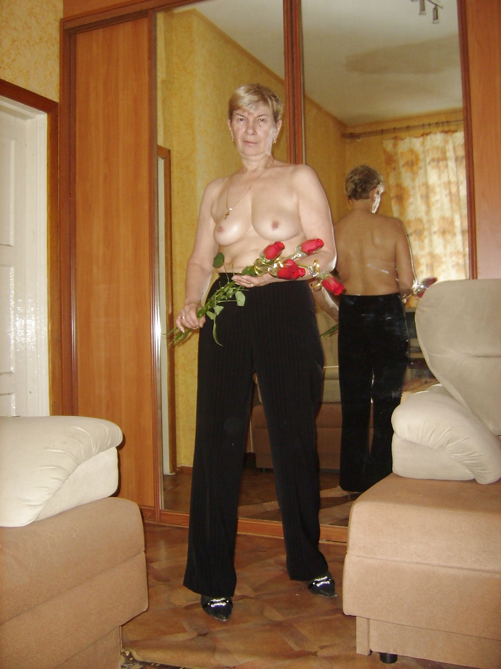 ¡Abuelita galán!
 #25502557