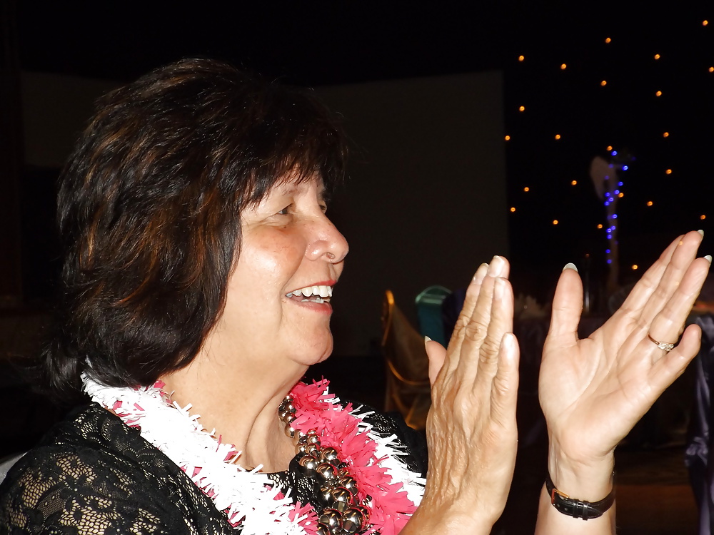 Esposa vestida
 #24843413