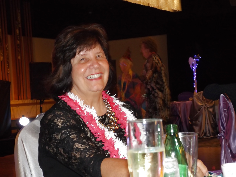 Esposa vestida
 #24843420