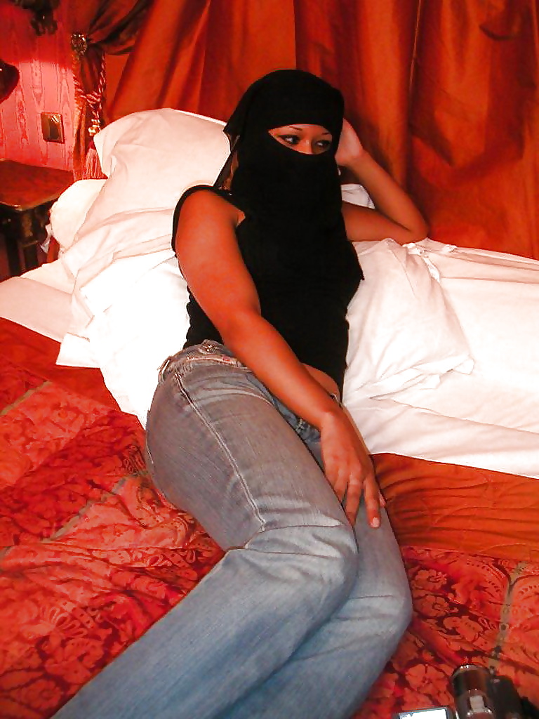 Homemade Arabian Amateur Slut #40460614