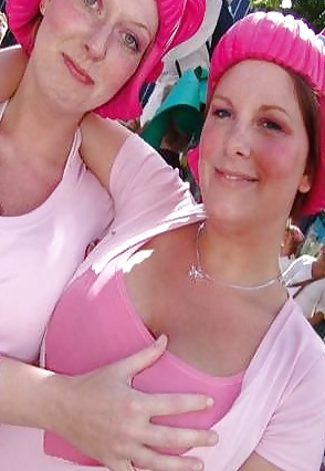 デンマークの十代の女性たち-205-206-カーニバルで触られた乳房のヌード 
 #29609191
