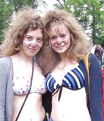 Giovani danesi & donne-205-206-nudi seni di carnevale toccati 
 #29609225