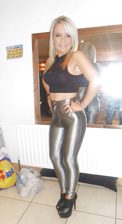 セクシーな服装 2
 #31306378