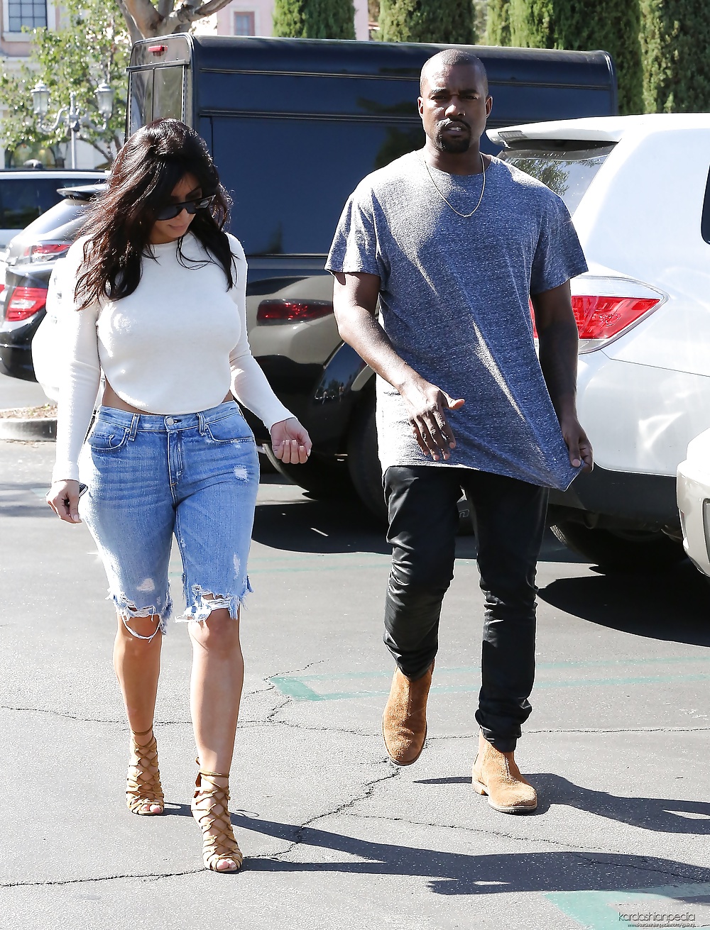 Kim K. hugh jeans bottino
 #29902235