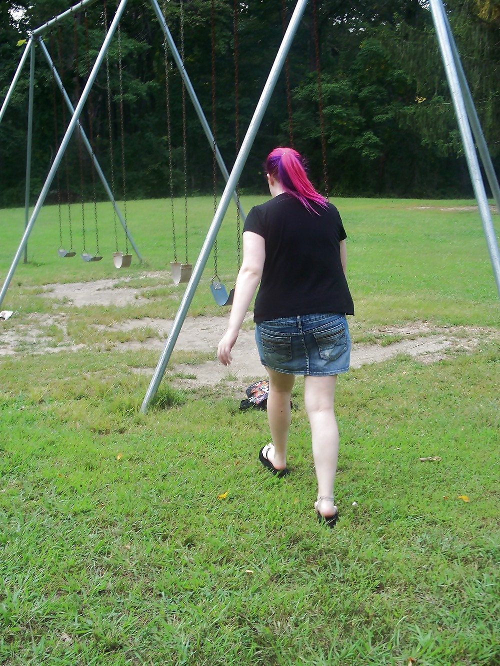 Día de diversión en el parque con la ex esposa de pelo rosa freaky
 #24213555