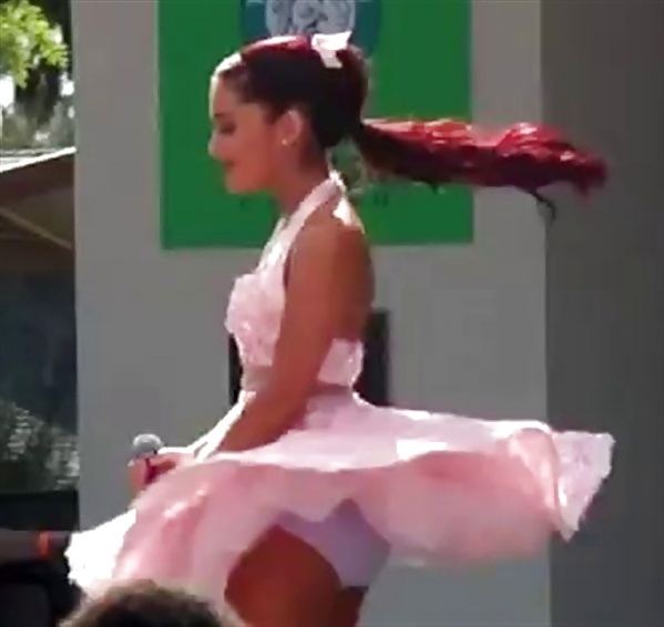 Ariana grande
 #26063148