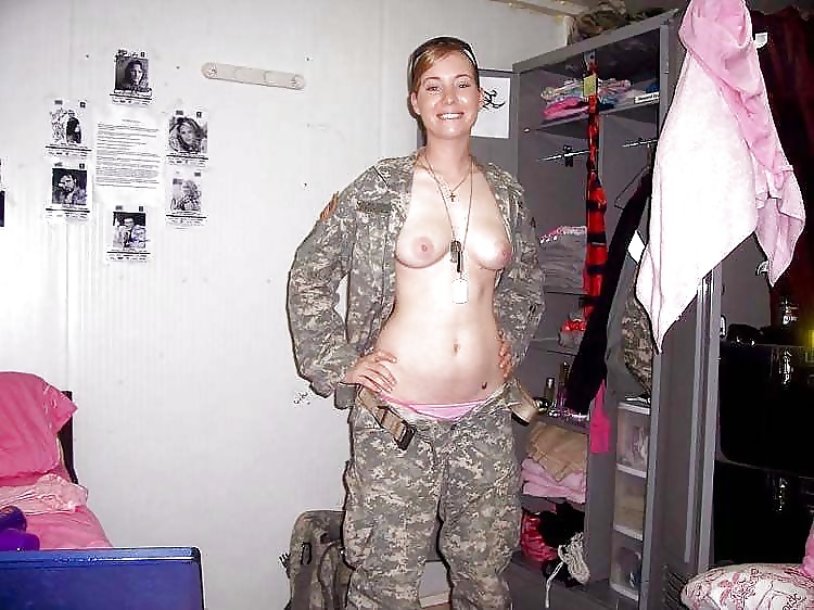 Donne dell'esercito 2
 #41142527