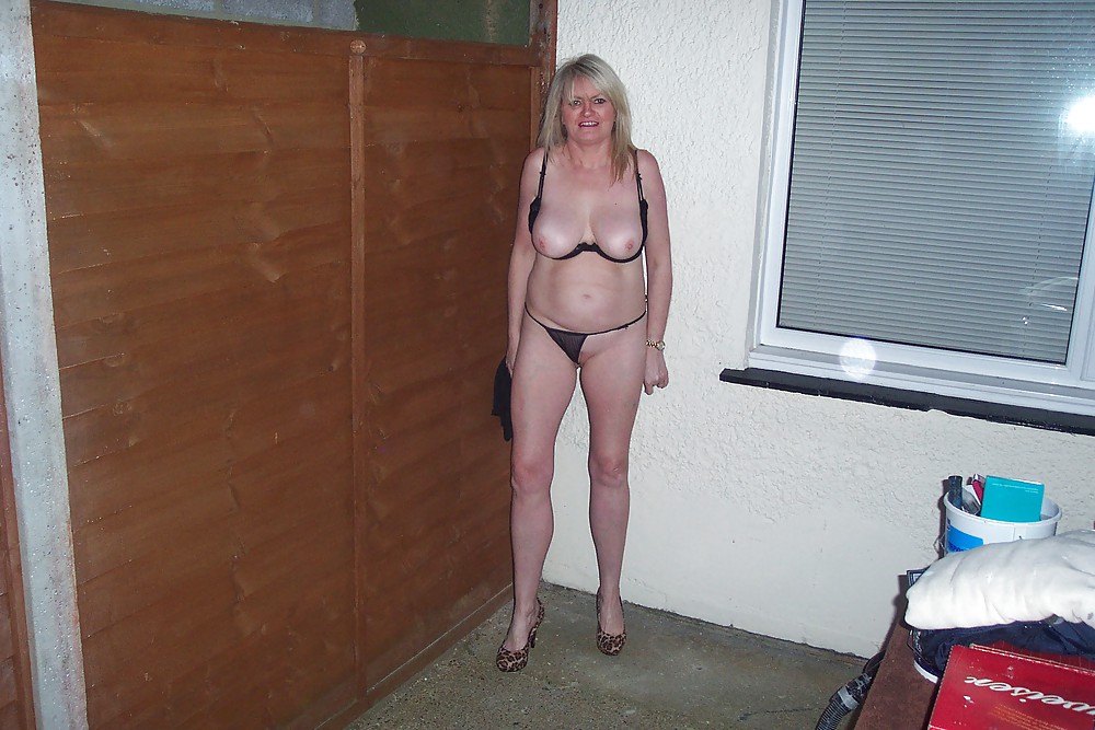 UK Amateur Slut Milf Samantha 25 #33893183