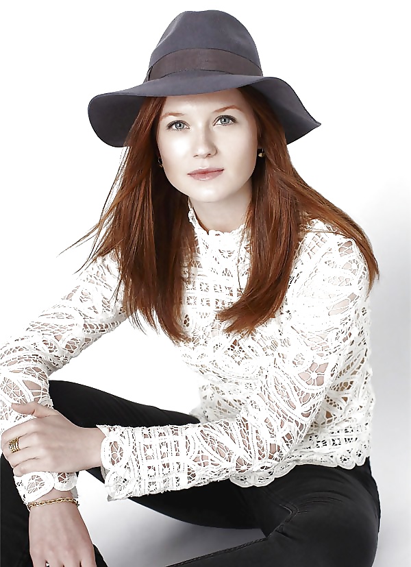 Bonnie Wright #27415302