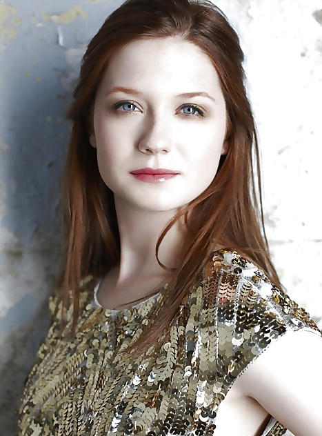 Bonnie Wright #27415335