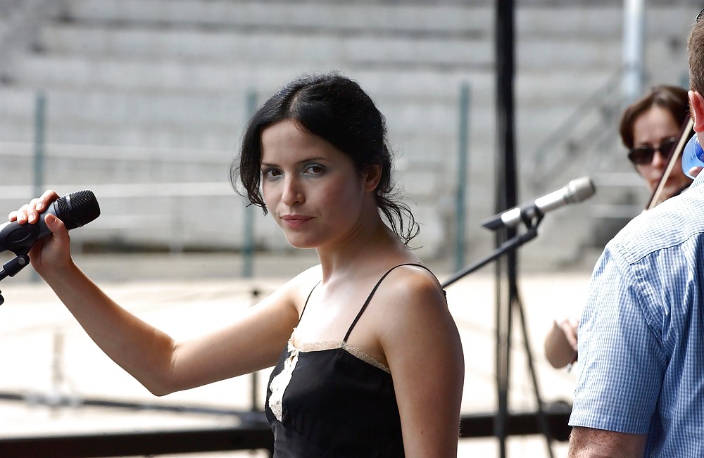 Disfruta de la cara más perfecta de la celebridad andrea corr
 #37514594