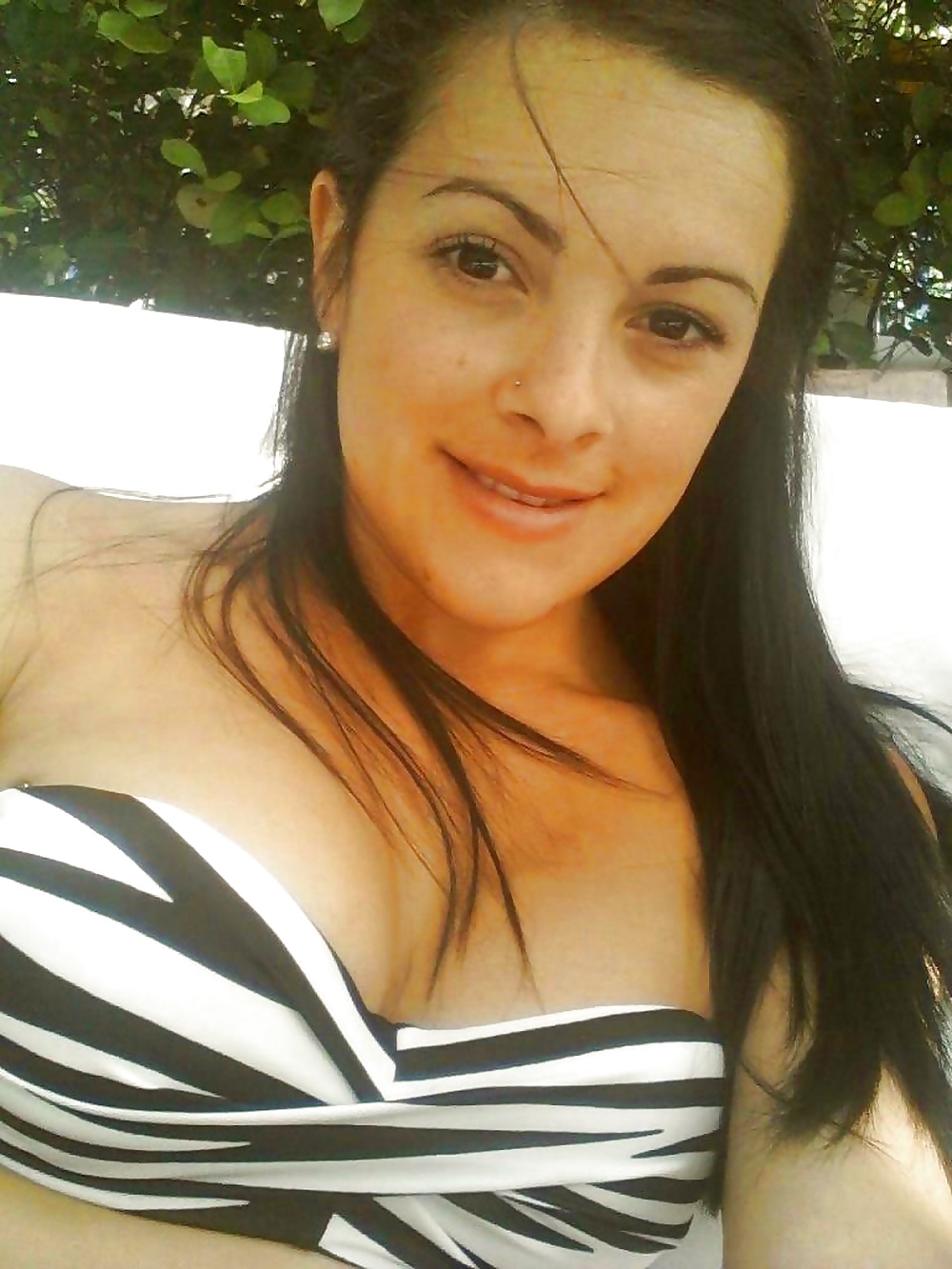 Una ragazza cubana chiamata aylin t.
 #38574004