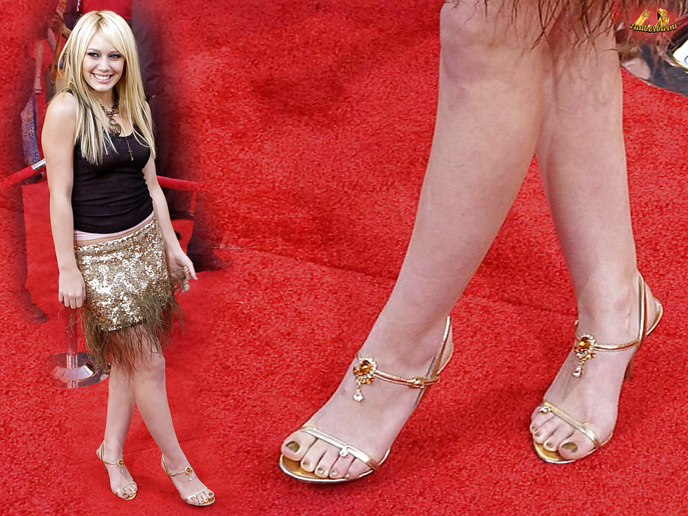 Hilary duff feet
 #36017939