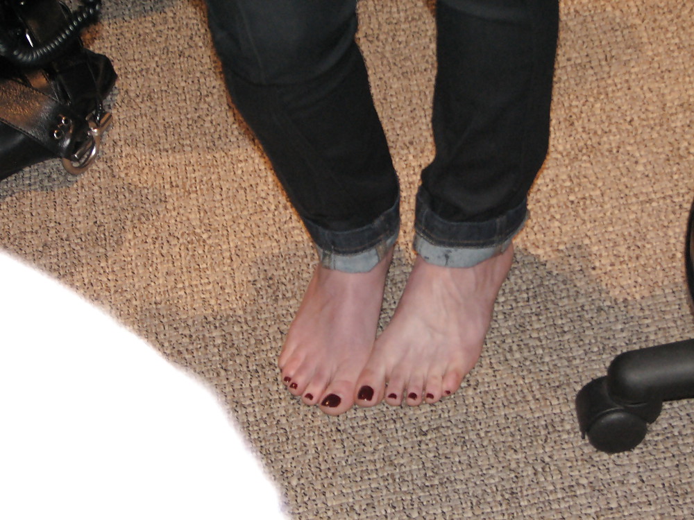 Hilary duff feet
 #36017956