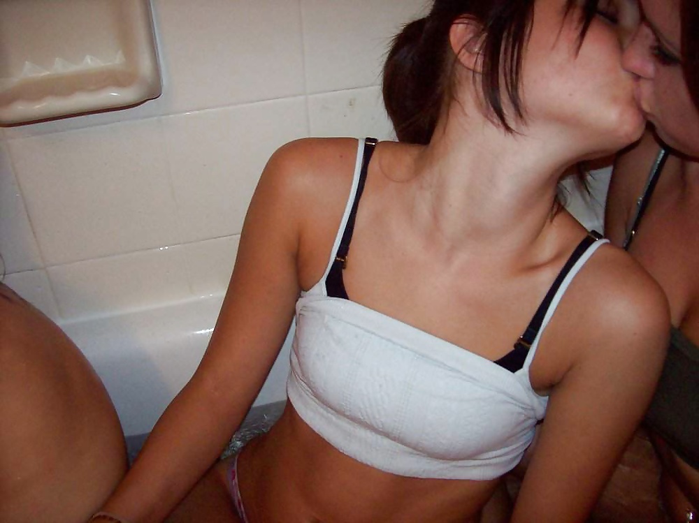 Jóvenes calientes
 #28538661