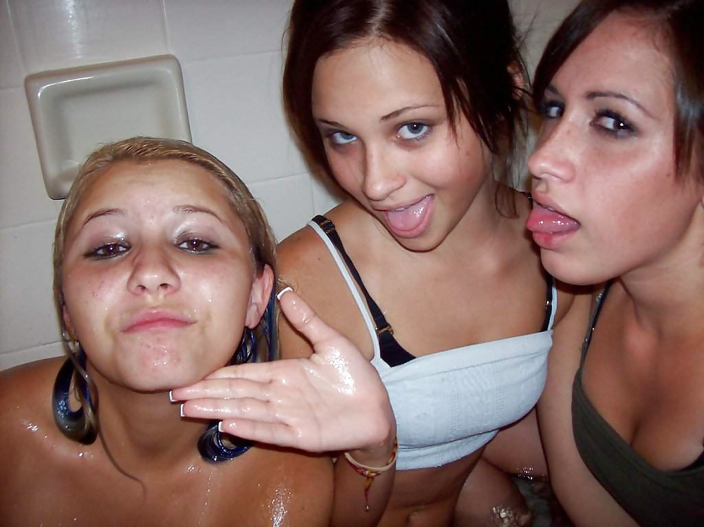 Jóvenes calientes
 #28538688