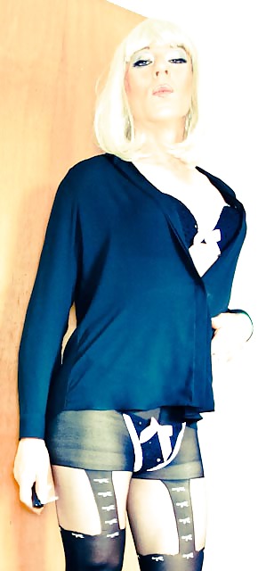 Mordiscos y chucherías
 #36659378