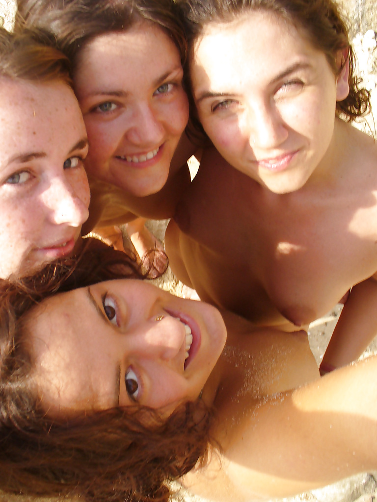 Bathing between friends #29264268