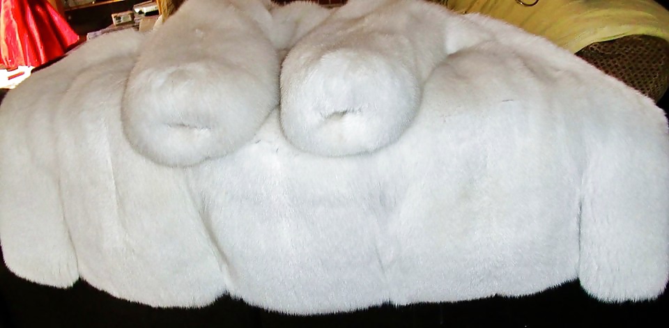 Super white fox fur coats #31444081