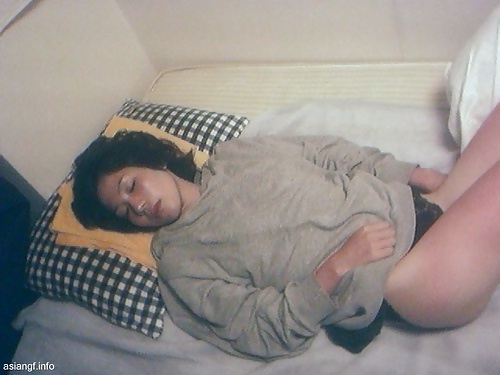Fotos privadas de jóvenes asiáticas desnudas 3
 #38612237