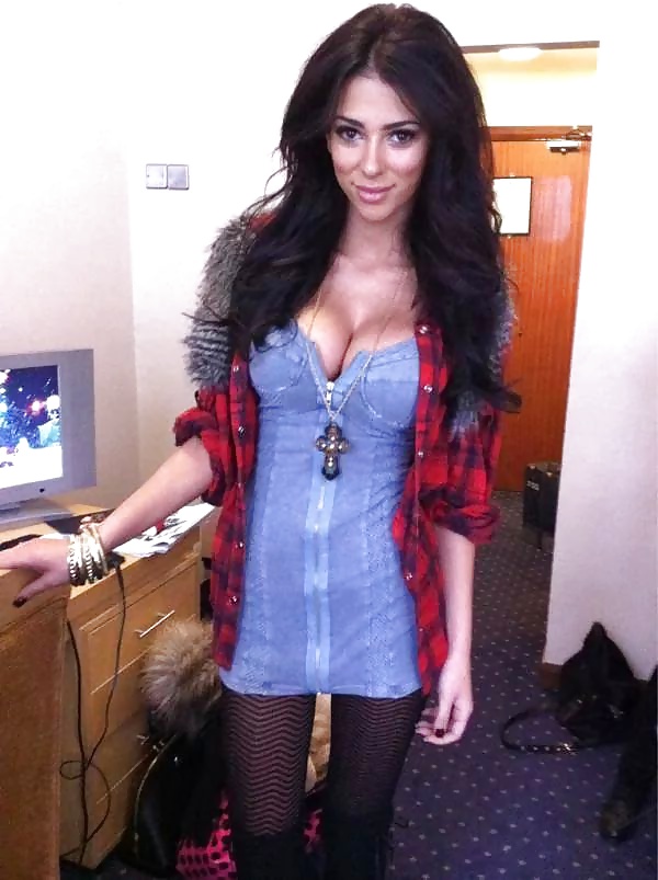 Bimbos con curvas calientes primera parte
 #33521603