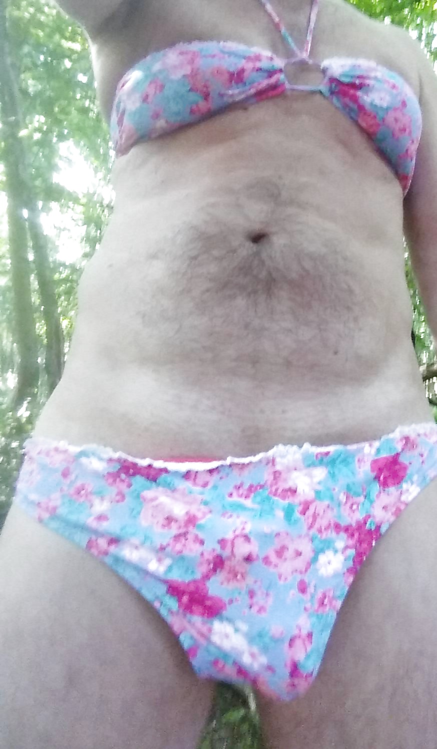 Sissy jayne tan cachonda por su nuevo bikini rosa que babea
 #32769564