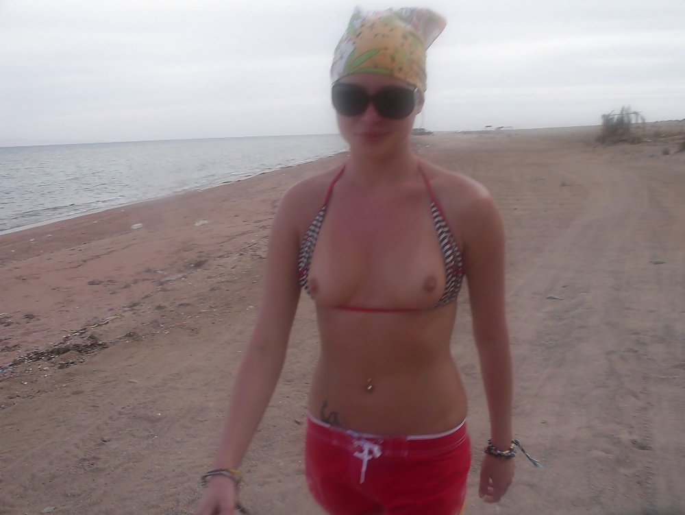 Desnudos en la playa 11 
 #26635437