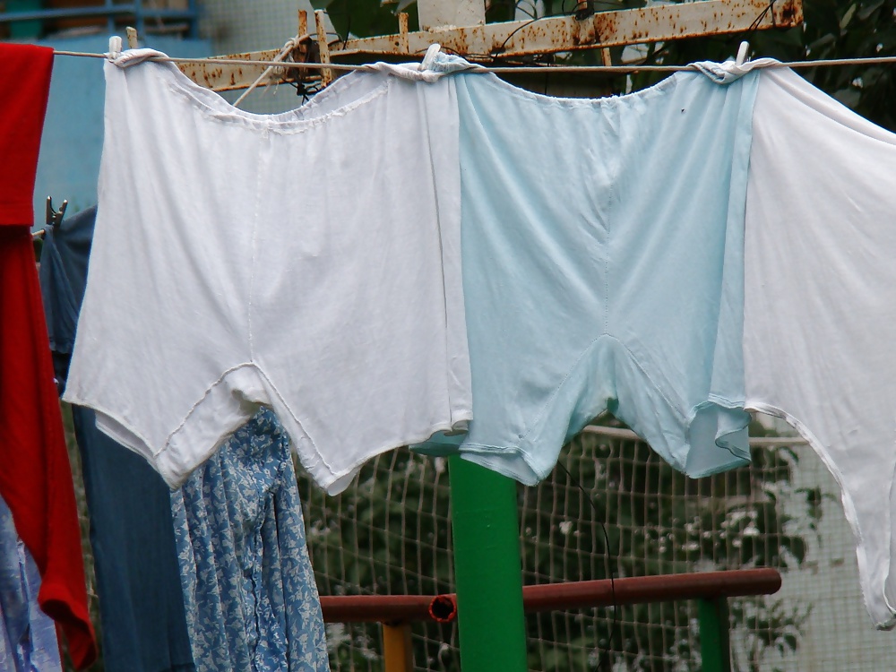 Knickers and panties on a clothesline! Amateur! #33703560