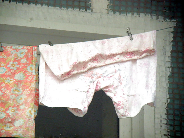 Knickers and panties on a clothesline! Amateur! #33703599